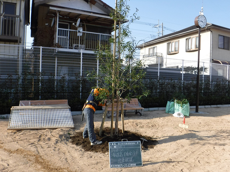 シラカシ二脚鳥居(添木付)結束状況