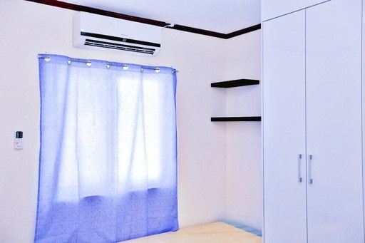 フィリピン クラーク BIGTREE 寮部屋(エアコン・クローゼット)