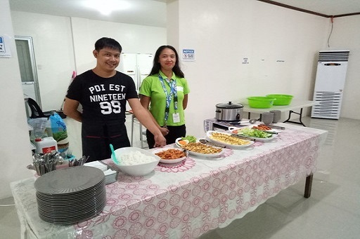 フィリピン クラーク BIGTREE 食堂スタッフ