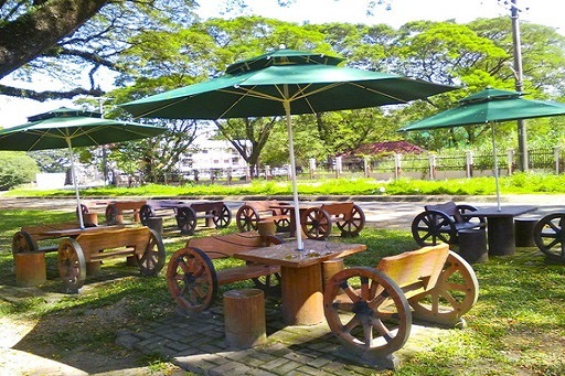 BIGTREE前のテラス