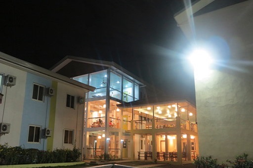 フィリピン セブ島留学 CG Banilad 外観 2