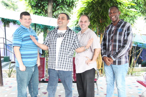 フィリピン留学 クラーク 先生 4 名古屋 岐阜 留学エージェント