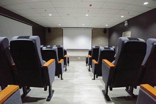 フィリピン セブ島留学 EV Academy シアタールーム 名古屋 岐阜 三重 留学エージェント