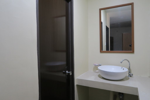 フィリピン留学 クラーク EG Academy 4人部屋内の洗面所 名古屋 岐阜 留学エージェント