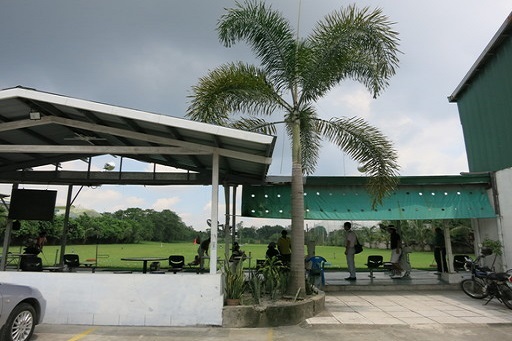 フィリピン留学 クラーク EG Academy EG隣のゴルフ練習場外観 名古屋 岐阜 留学エージェント