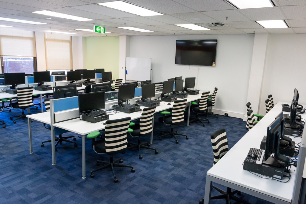 オーストラリア 留学 ワーキングホリデー メルボルン ULG PCルーム ライフアブロード