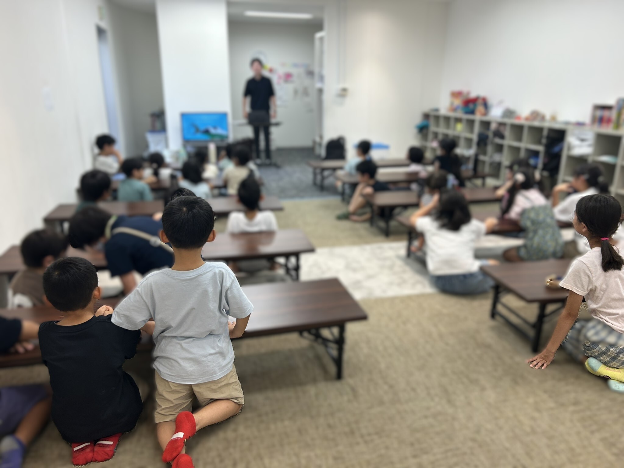 研究学園アカデミー館内①