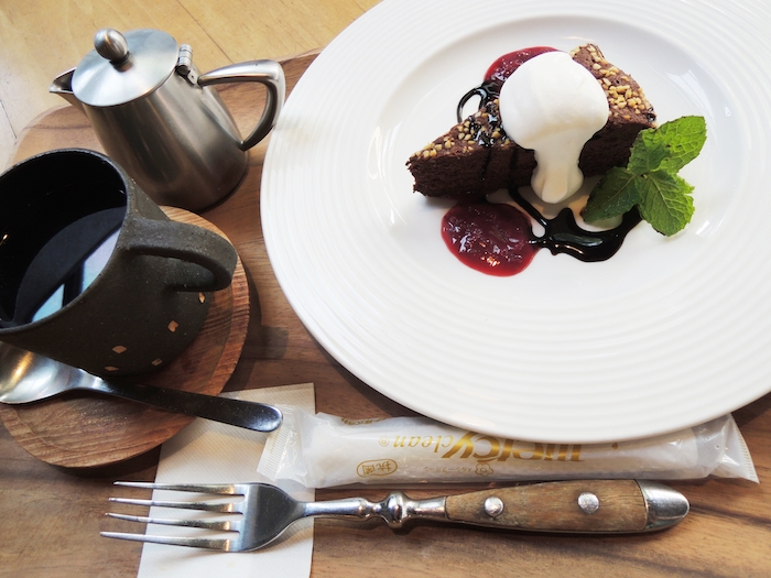 ガトーショコラケーキとコーヒー