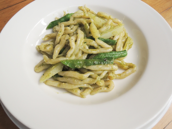 ジャガイモとインゲンのバジルペーストあえパスタ