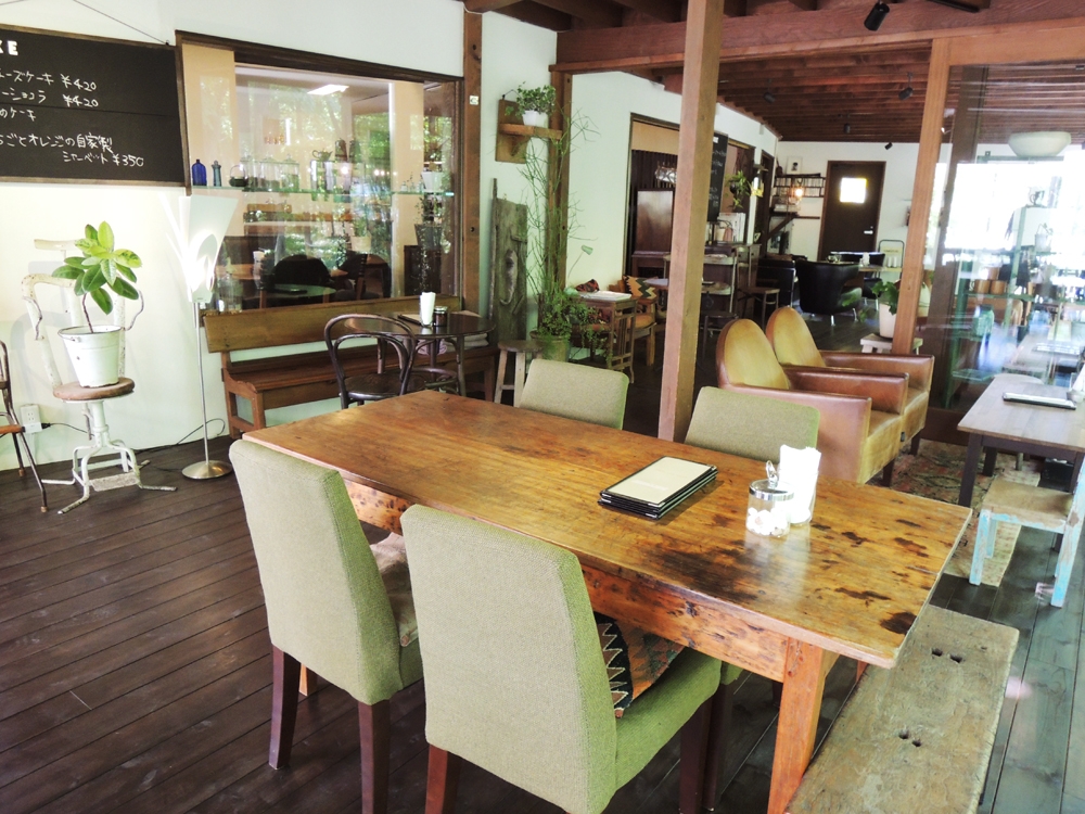 店内_ダイニングカフェボリジ