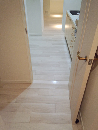 紫フローリング(ナオスフローリング)の施工事例