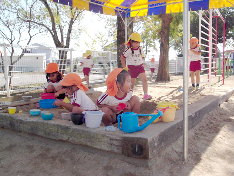 園の一日のながれ・戸外あそび
