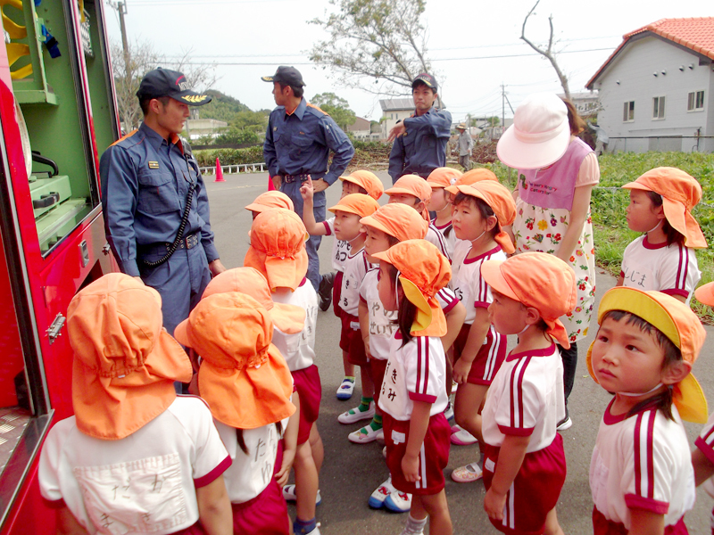 年間行事・消防車見学