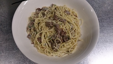 牛ホホとゴルゴンゾーラのパスタ