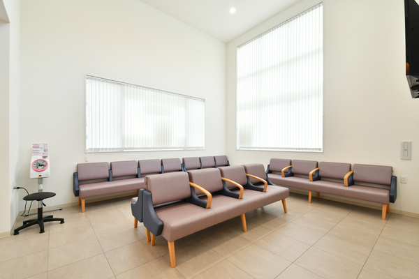 井田クリニック待合室