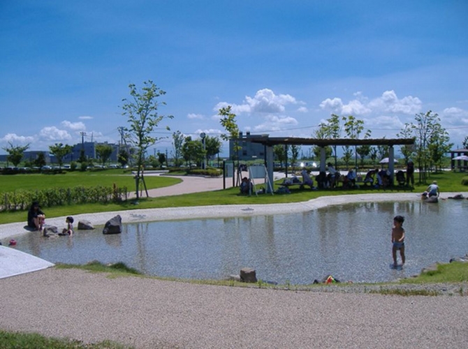 じゃぶじゃぶ池_富山新港元気の森公園