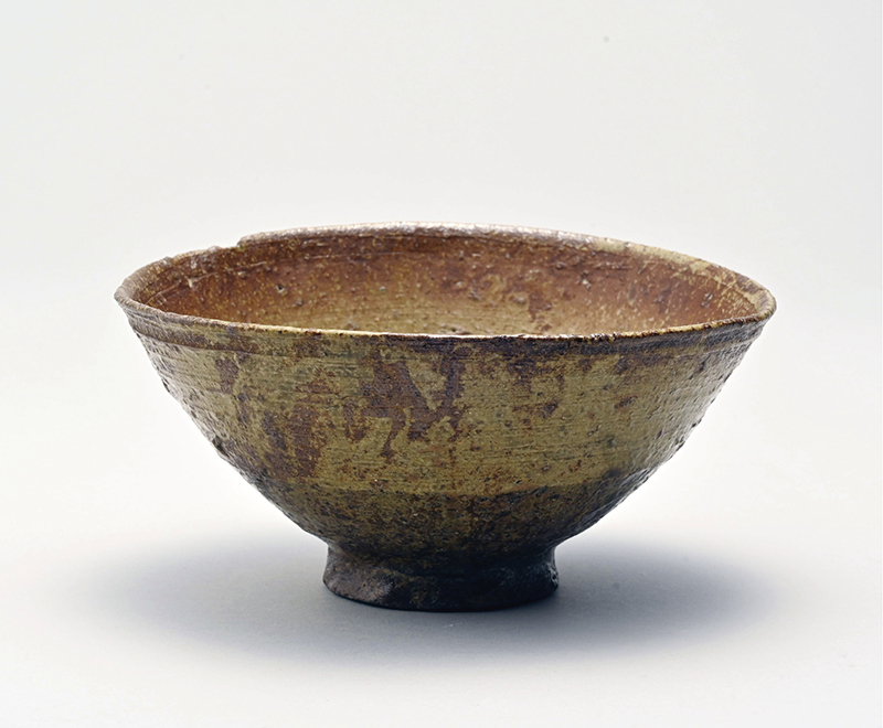 3-6ギャラリー森田_釘彫伊羅保茶碗 銘:苔衣