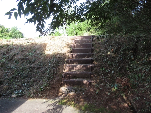 komiti02