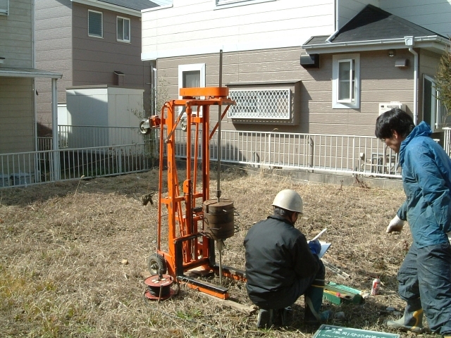 地盤調査の様子