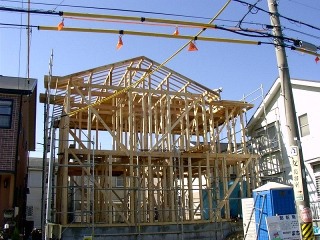 建て方作業の様子