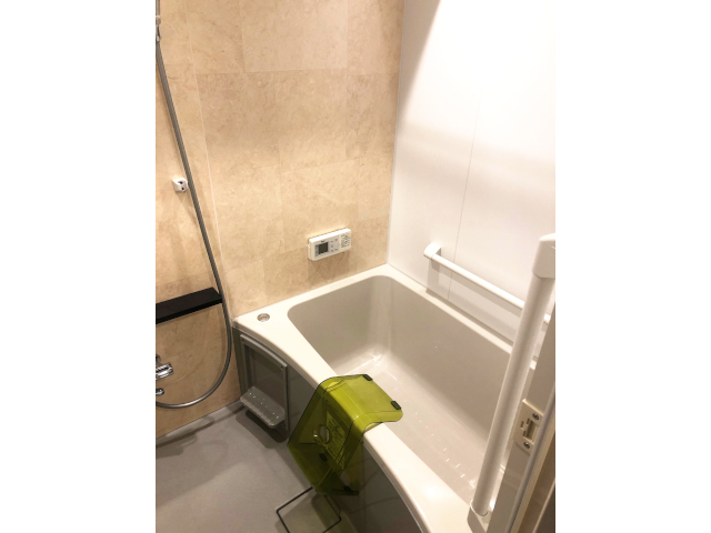 9ABA3477-04AE-4750-B186-E0B12F30C6EEs