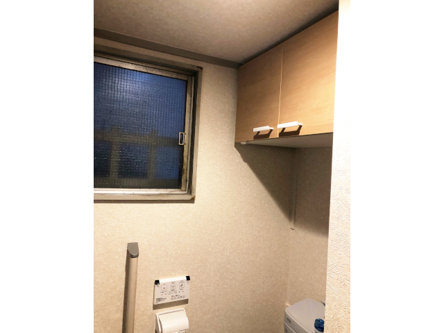 18AD67EF-B8E7-44E7-86EA-B58075F4D029s