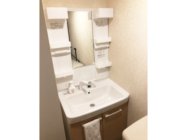 F6B7CEBE-E969-40B3-AC5B-8FBCEE9B8FA2s