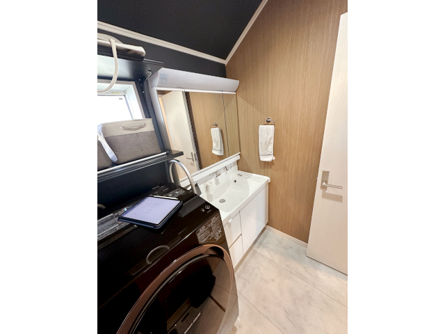 4DDE5E94-3941-4ED1-802E-527F9637A836s