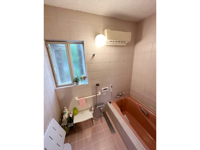 6218A1DF-EEFD-475C-98D6-E3AB48566186s