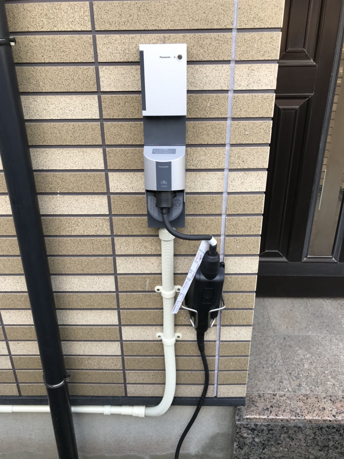 20190312_住宅 EVコンセントまで距離がある場合 EVコンセント取付状況