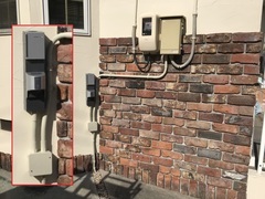 20180510_住宅 電気メーター近くに取付  施工後