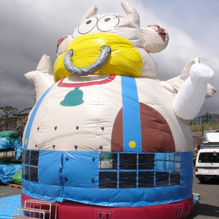 エア遊具ドーム 牛