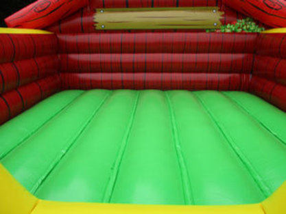 ふわふわファームボールプール