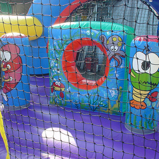 屋内エア遊具アクア