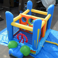 屋内エア遊具ドッジハウス