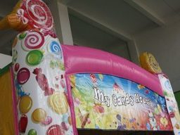 エア遊具マイキャンデーハウス