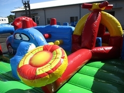 エア遊具レスキュースクエア