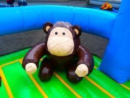 エアトランポリン アニマル