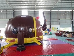 ふわふわ遊具カブトムシ