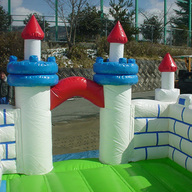 ふわふわ遊具キリンランド