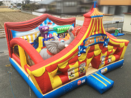 エア遊具サーカスワールドワ