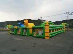 ふわふわ迷路ジャングル