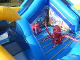 エア遊具マリン