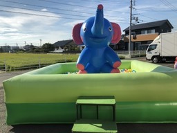 ボールプール青いゾウさん2