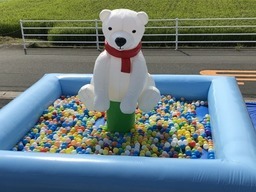 エア遊具ボールプールシロクマ2