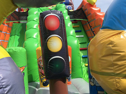 ふわふわ遊具 働く車スライダー