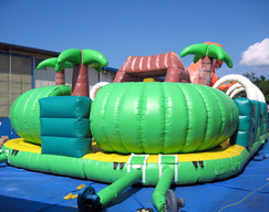 ふわふわ滑り台ジュラシックスライダー