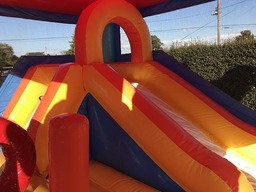 ふわふわ遊具サンタ