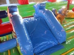 エアトランポリンちびっこどうぶつランド