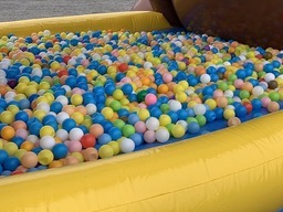 ビッグヘッドベア・ボール付き5